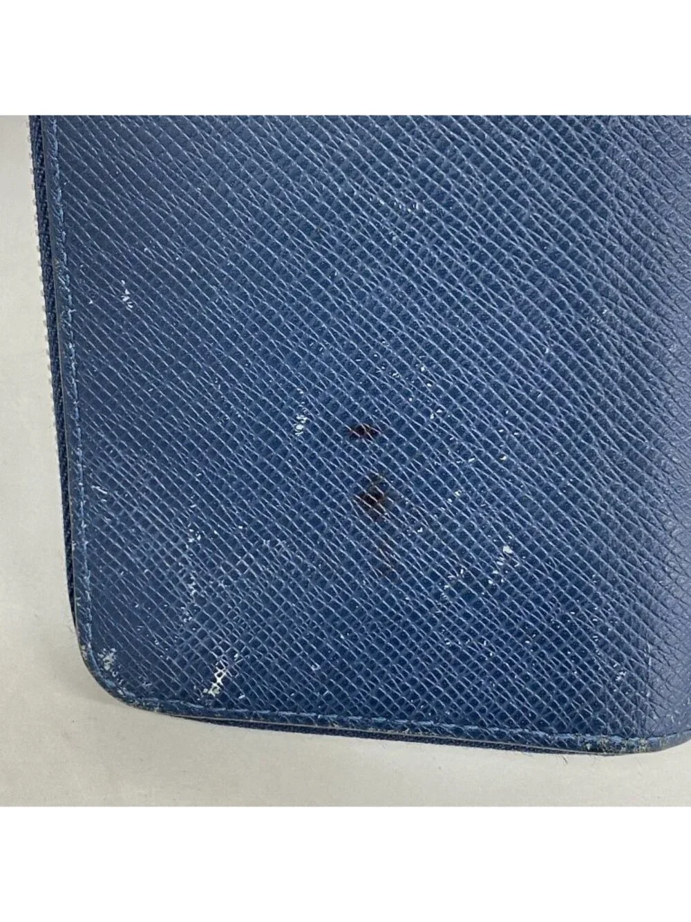 Louis Vuitton Wallet Taiga Zippy Vertical Ocean